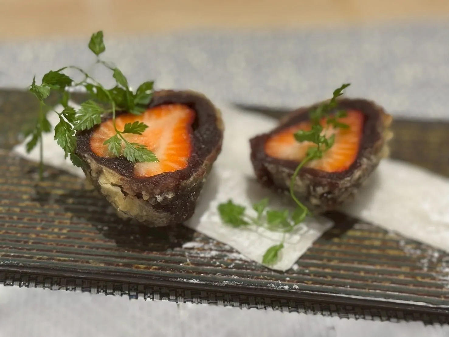 【え、苺大福を天ぷらに!? 🍓🍤】
